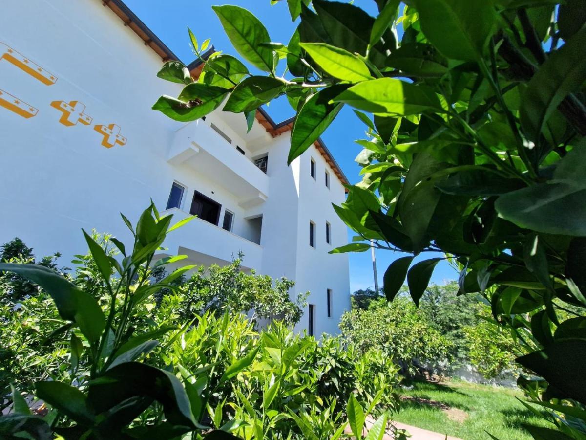 Hotel Vila C Plus Plus Berat Exterior foto