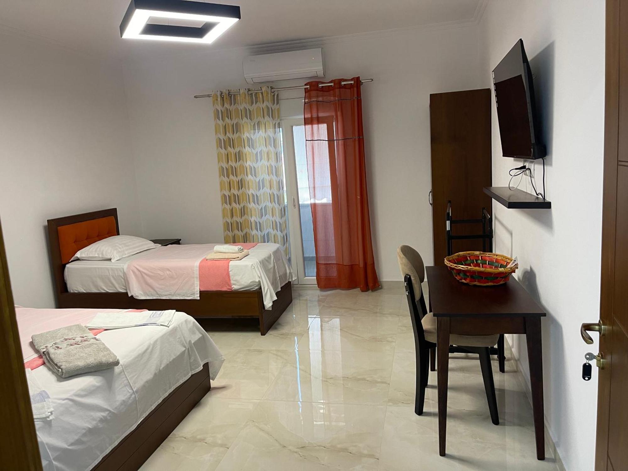 Hotel Vila C Plus Plus Berat Exterior foto