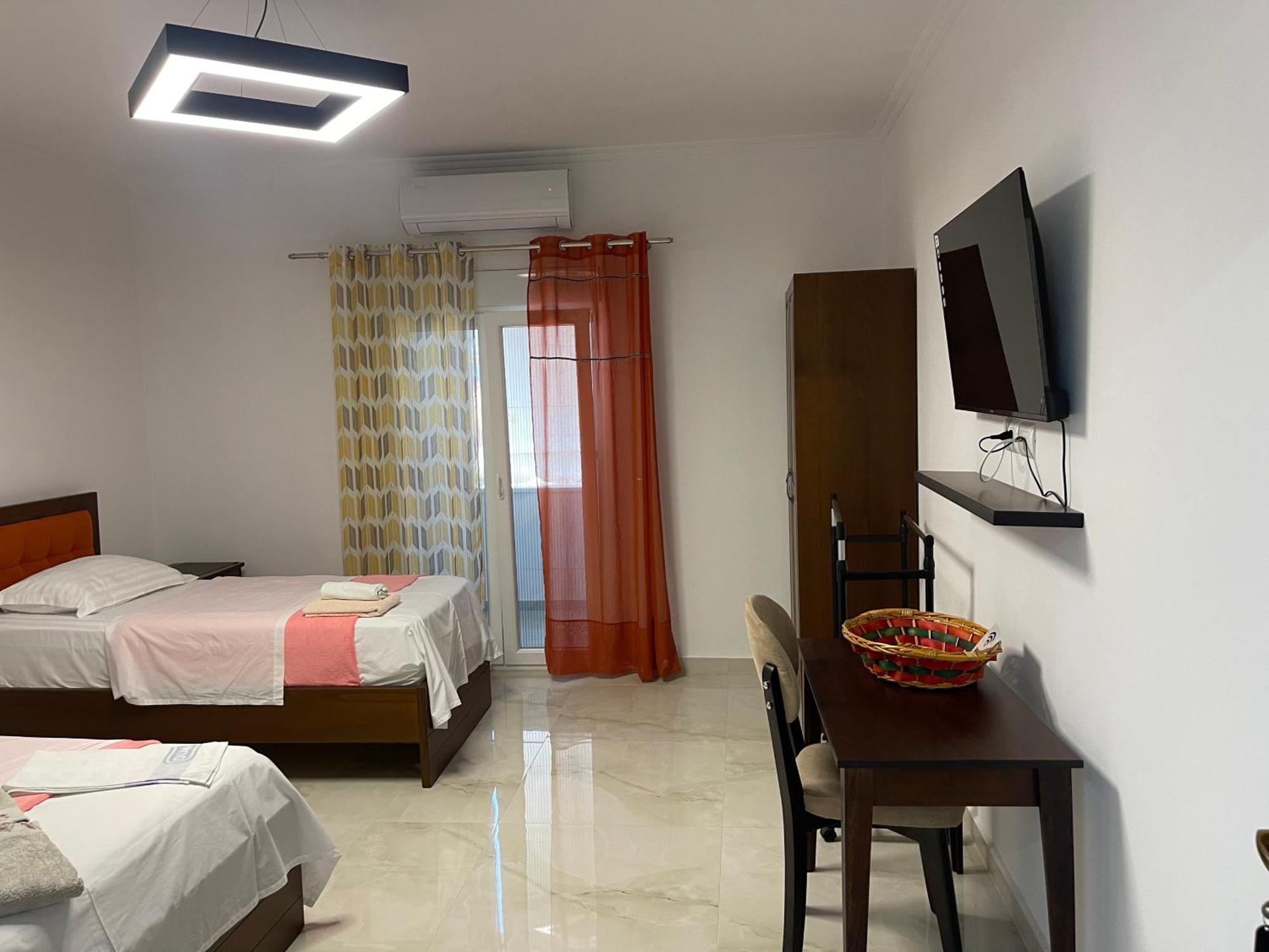 Hotel Vila C Plus Plus Berat Exterior foto