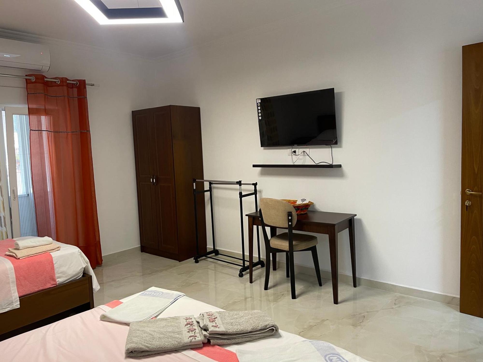 Hotel Vila C Plus Plus Berat Exterior foto